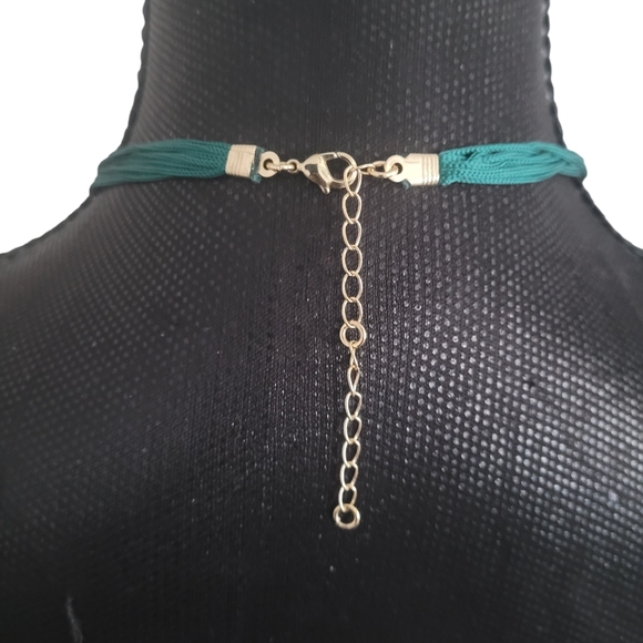 COPY - H&M Green FRINGED Statement Necklace - Picture 7 of 7